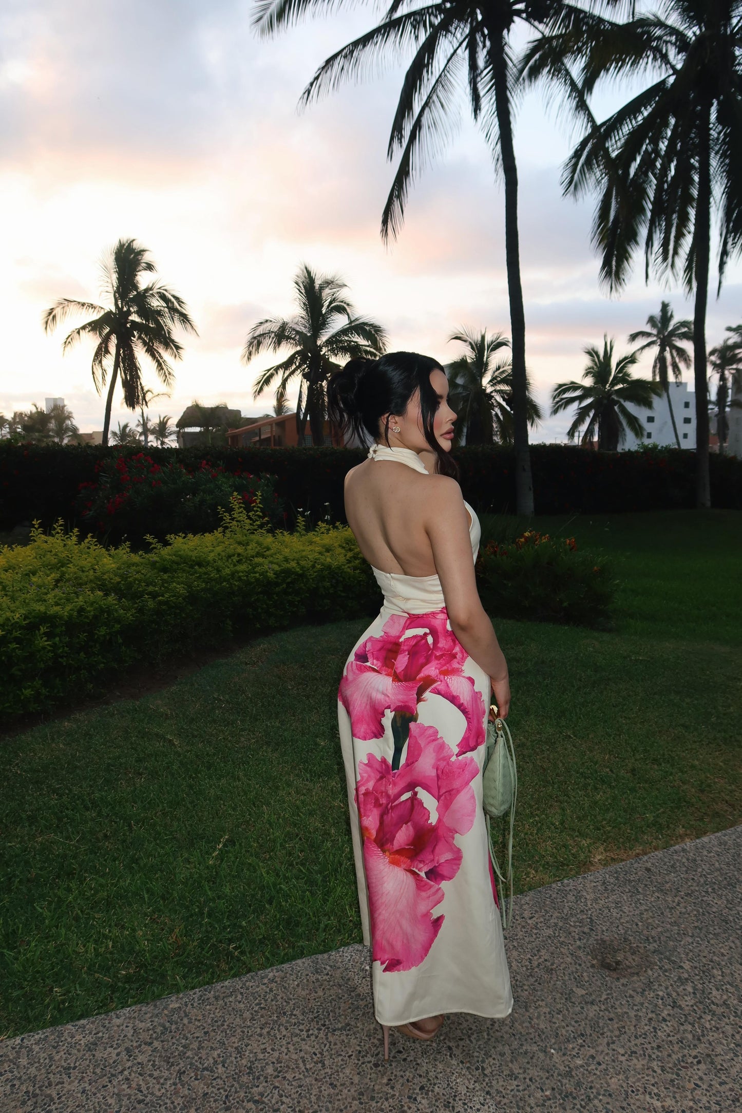Vestido beige largo flor