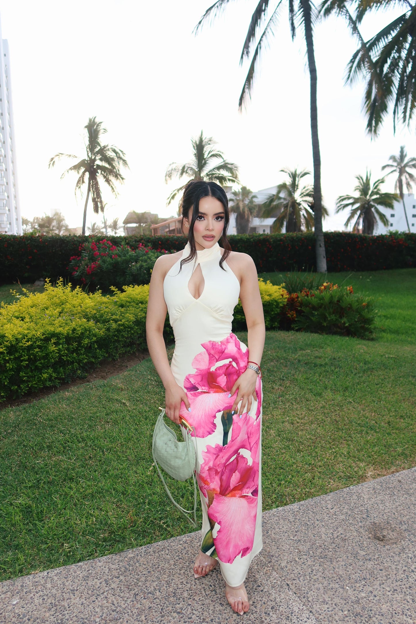 Vestido beige largo flor