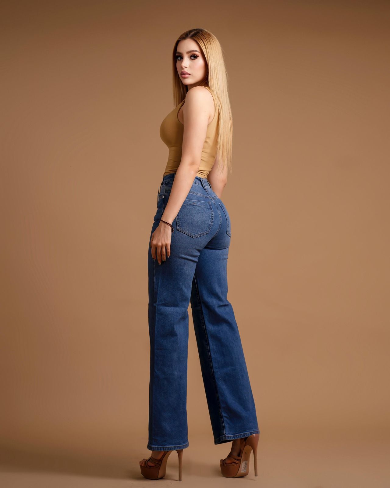 Pantalón mezclilla ancho