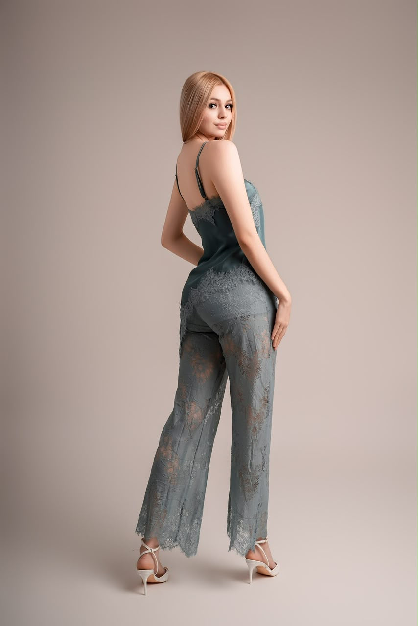 Set sage lace