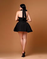Vestido negro cuello halter