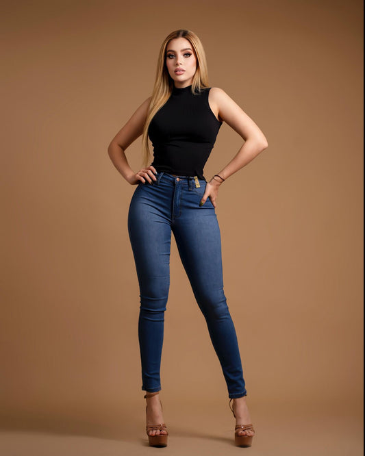 Pantalón azul pegado