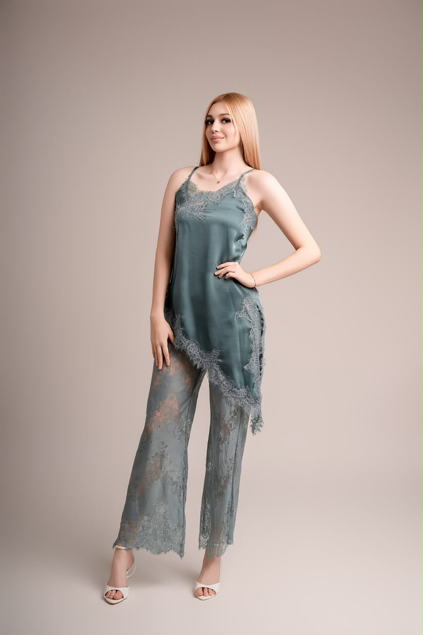 Set sage lace