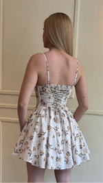 Vestido beige con flores