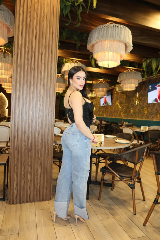 Pantalón mezclilla con bastilla