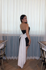 Vestido negro con moño