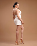 Vestido blanco escote hebilla